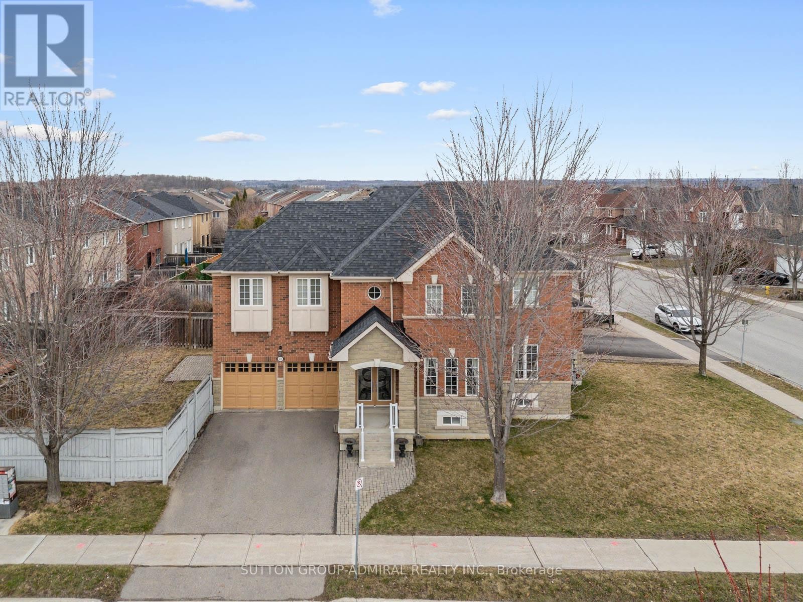 












450 PLEASANT RIDGE AVENUE

,
Vaughan (Patterson),




Ontario
L4J8X2

