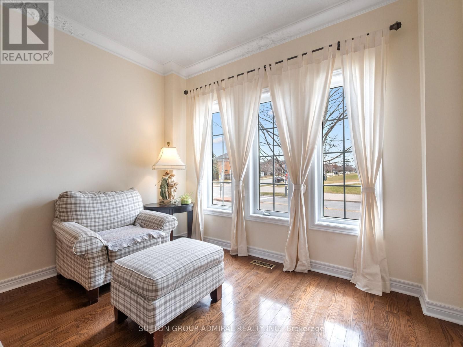 












450 PLEASANT RIDGE AVENUE

,
Vaughan (Patterson),




Ontario
L4J8X2

