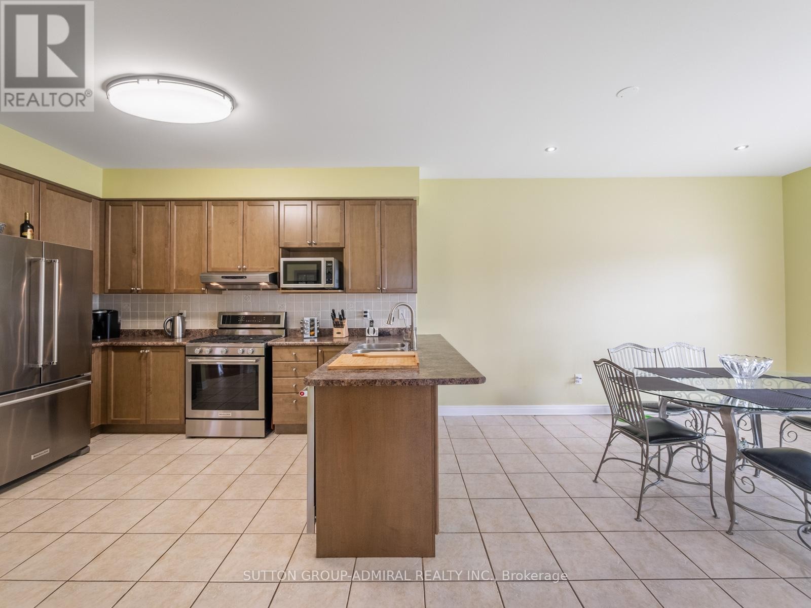 












450 PLEASANT RIDGE AVENUE

,
Vaughan (Patterson),




Ontario
L4J8X2

