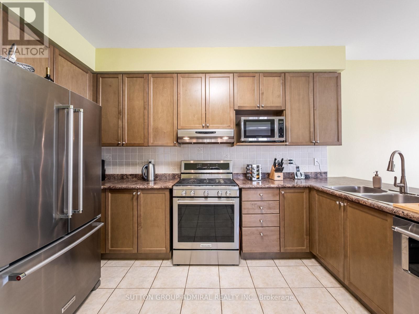 












450 PLEASANT RIDGE AVENUE

,
Vaughan (Patterson),




Ontario
L4J8X2

