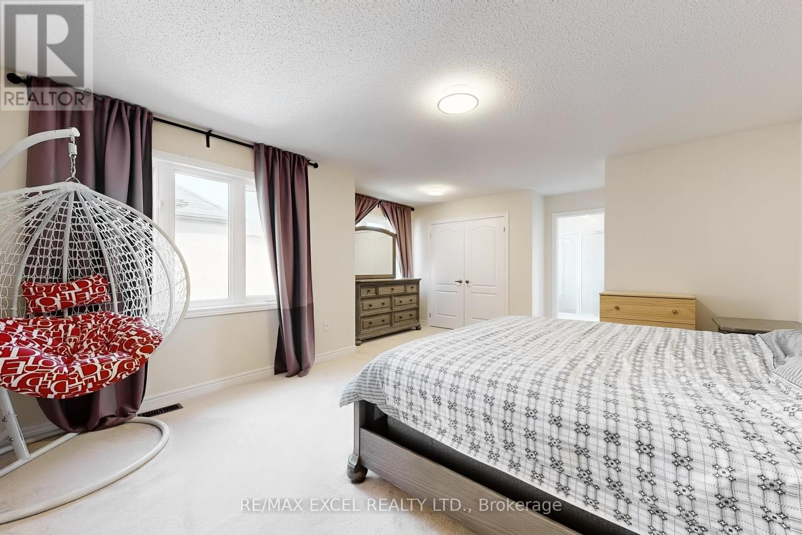 












9 SUNNYSIDE HILL ROAD

,
Markham (Cornell),




Ontario
L6B0X4

