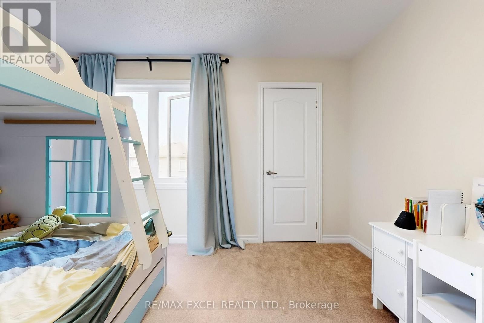 












9 SUNNYSIDE HILL ROAD

,
Markham (Cornell),




Ontario
L6B0X4

