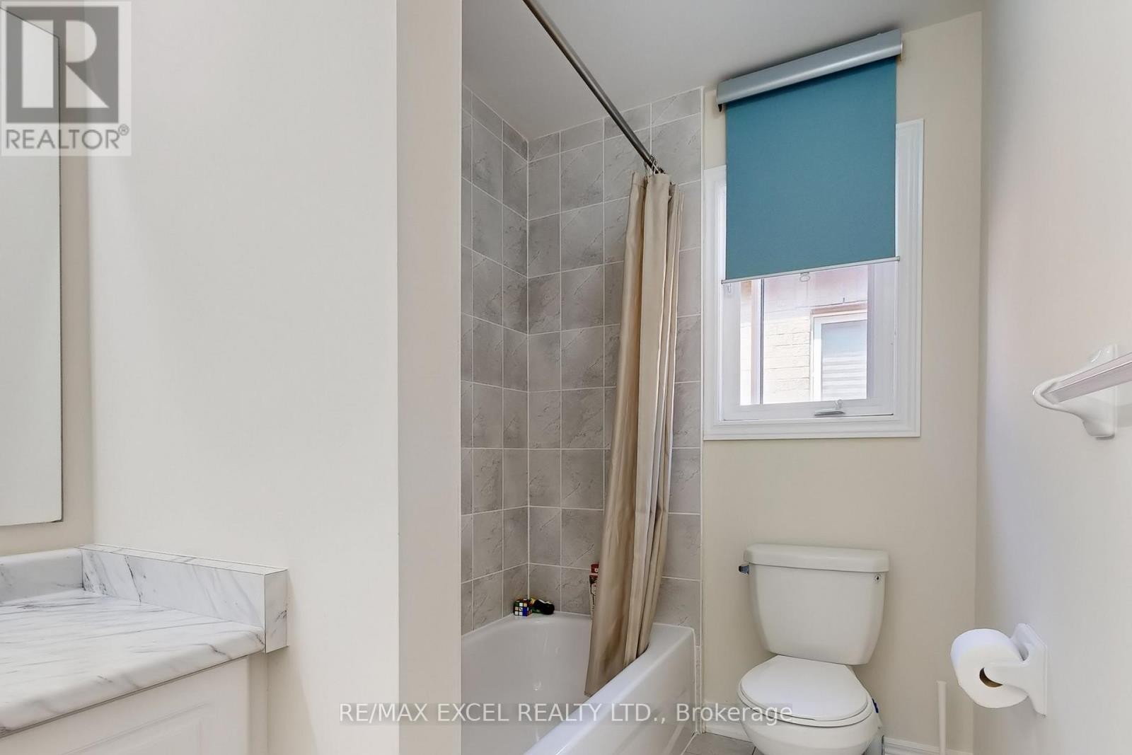 












9 SUNNYSIDE HILL ROAD

,
Markham (Cornell),




Ontario
L6B0X4


