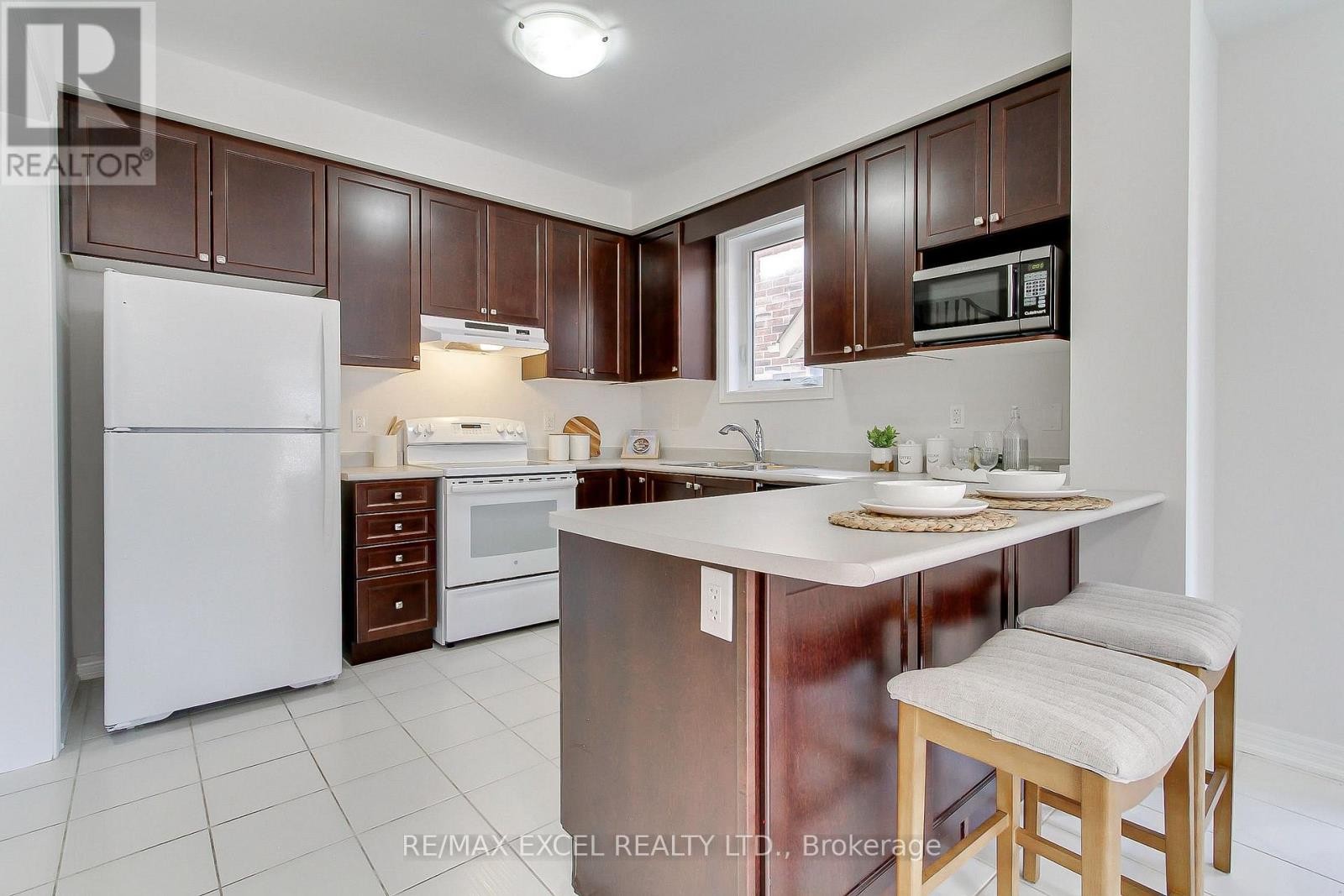












76 BLACK CREEK DRIVE

,
Markham (Cornell),




Ontario
L6B0Y4

