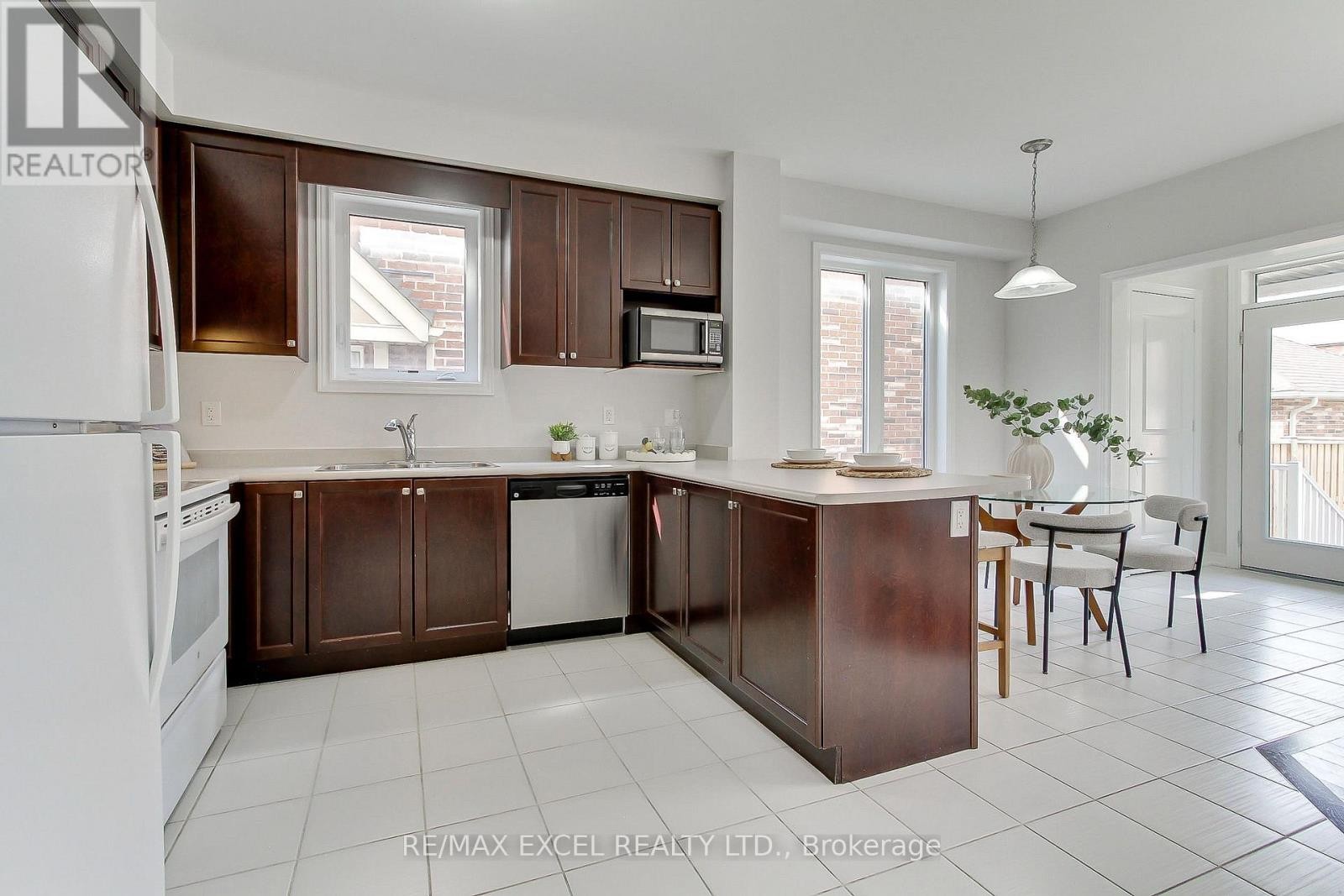 












76 BLACK CREEK DRIVE

,
Markham (Cornell),




Ontario
L6B0Y4

