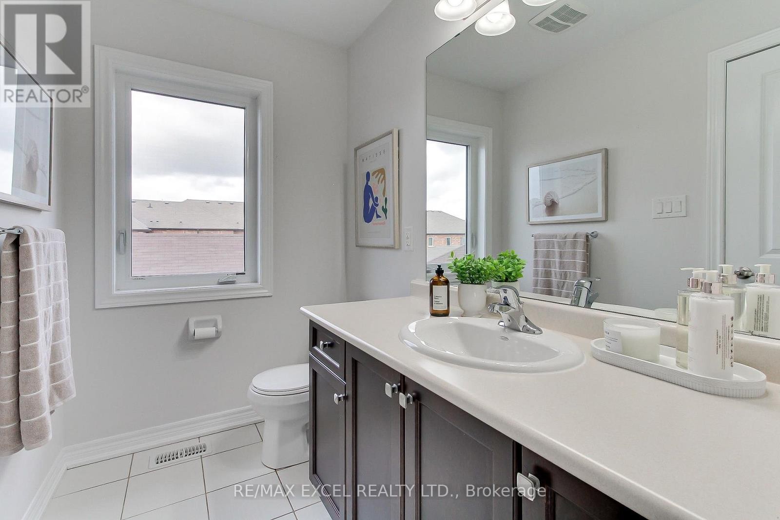 












76 BLACK CREEK DRIVE

,
Markham (Cornell),




Ontario
L6B0Y4

