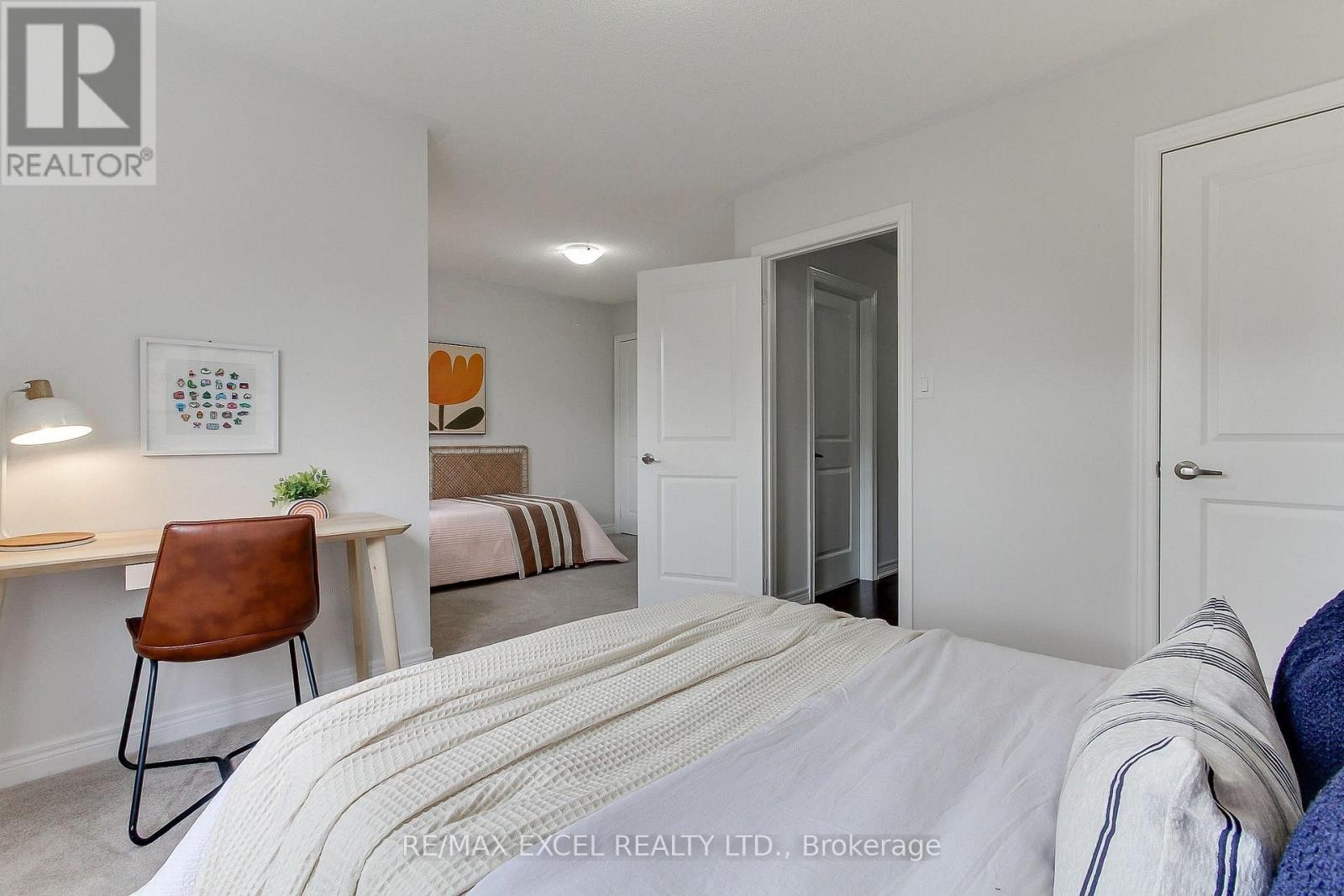












76 BLACK CREEK DRIVE

,
Markham (Cornell),




Ontario
L6B0Y4

