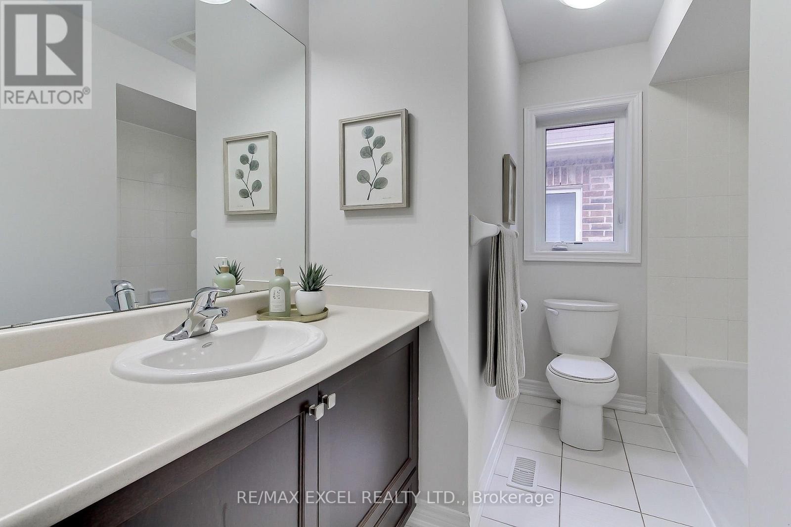 












76 BLACK CREEK DRIVE

,
Markham (Cornell),




Ontario
L6B0Y4

