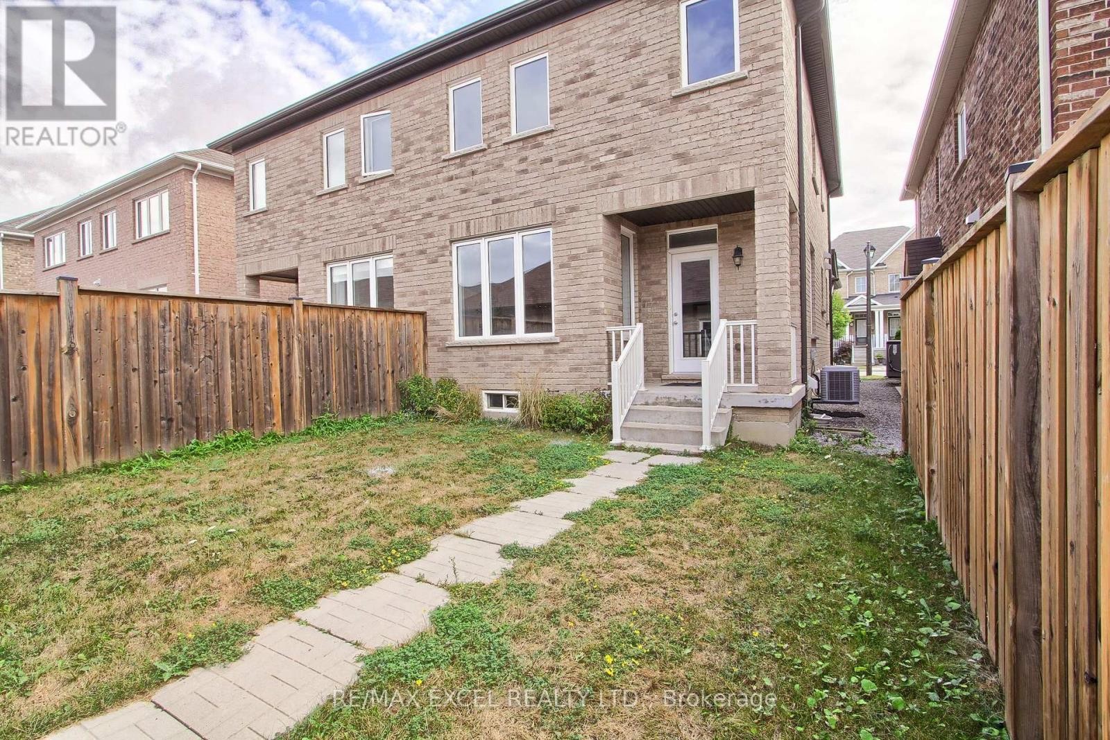 












76 BLACK CREEK DRIVE

,
Markham (Cornell),




Ontario
L6B0Y4

