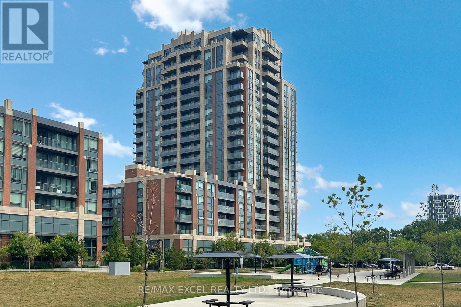 












207 - 18 UPTOWN DRIVE

,
Markham (Unionville),




Ontario
L3R5M5

