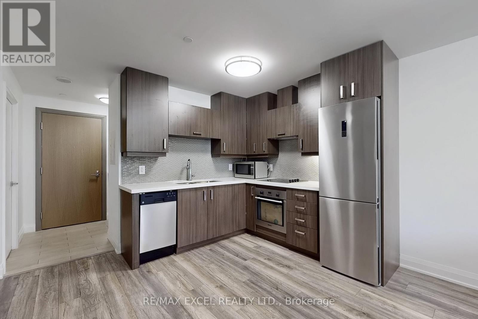 












207 - 18 UPTOWN DRIVE

,
Markham (Unionville),




Ontario
L3R5M5


