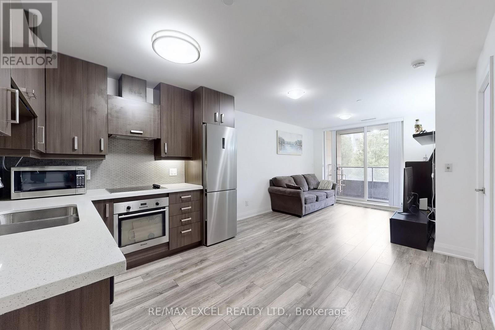 












207 - 18 UPTOWN DRIVE

,
Markham (Unionville),




Ontario
L3R5M5

