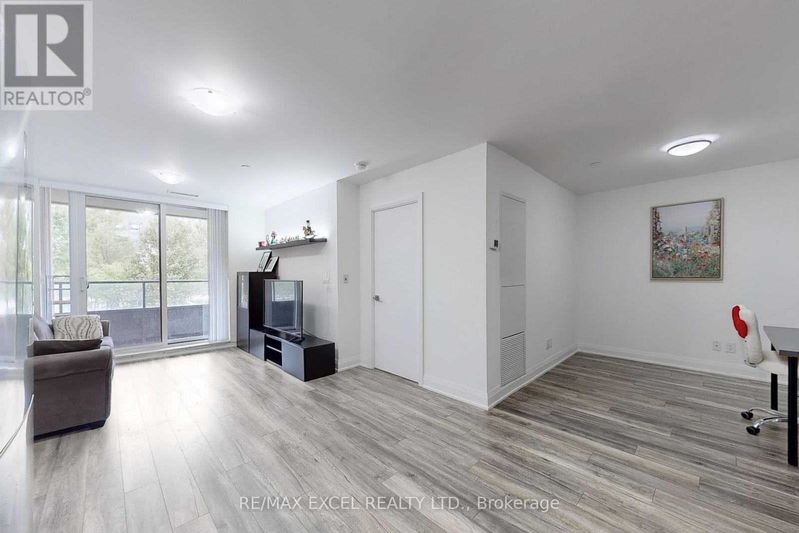 












207 - 18 UPTOWN DRIVE

,
Markham (Unionville),




Ontario
L3R5M5

