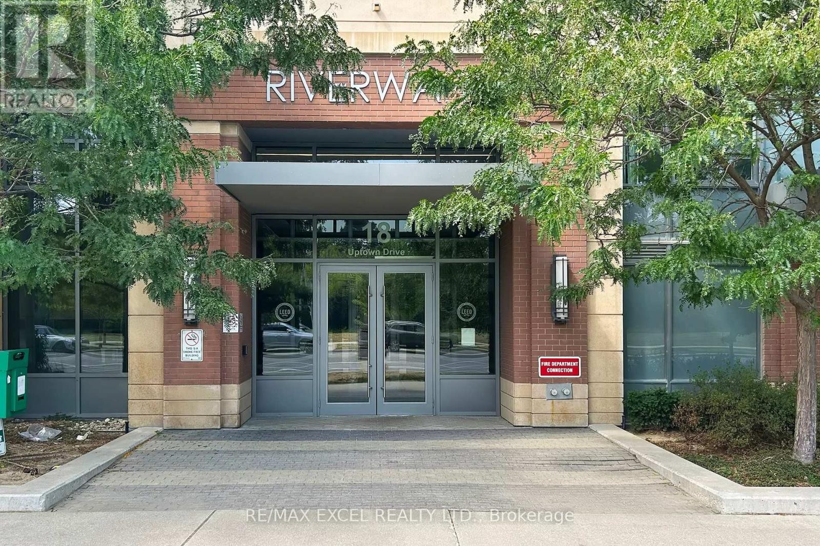 












207 - 18 UPTOWN DRIVE

,
Markham (Unionville),




Ontario
L3R5M5


