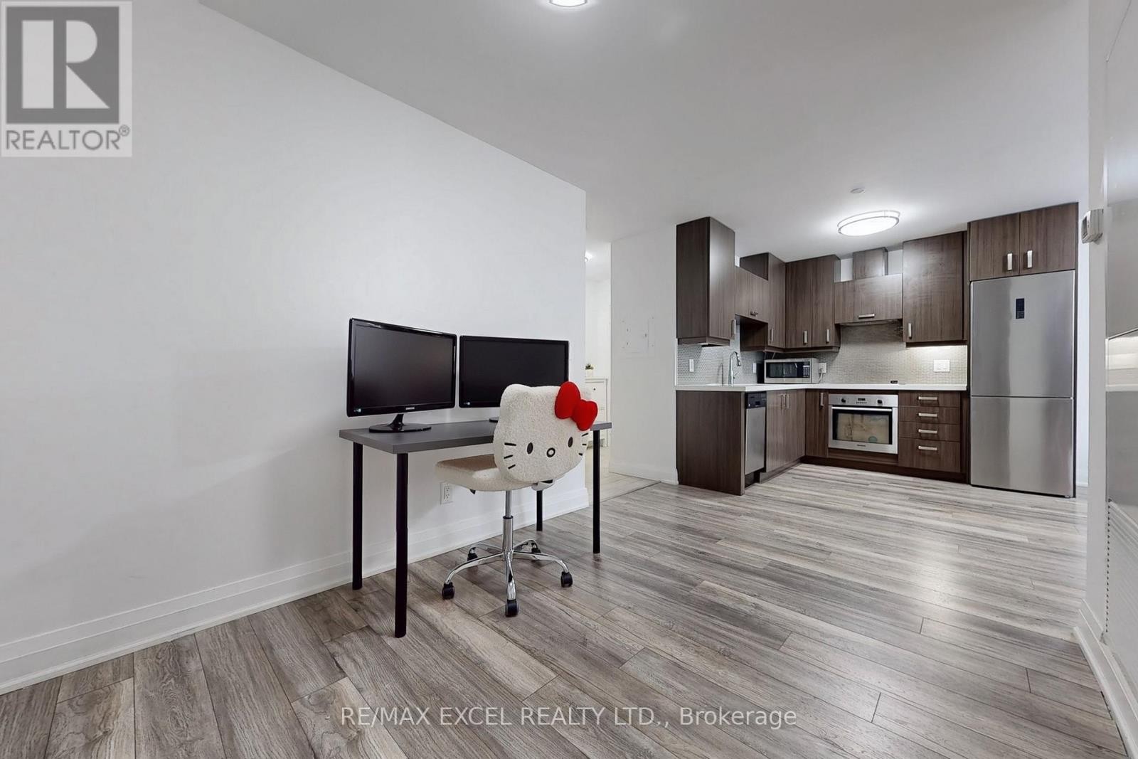












207 - 18 UPTOWN DRIVE

,
Markham (Unionville),




Ontario
L3R5M5

