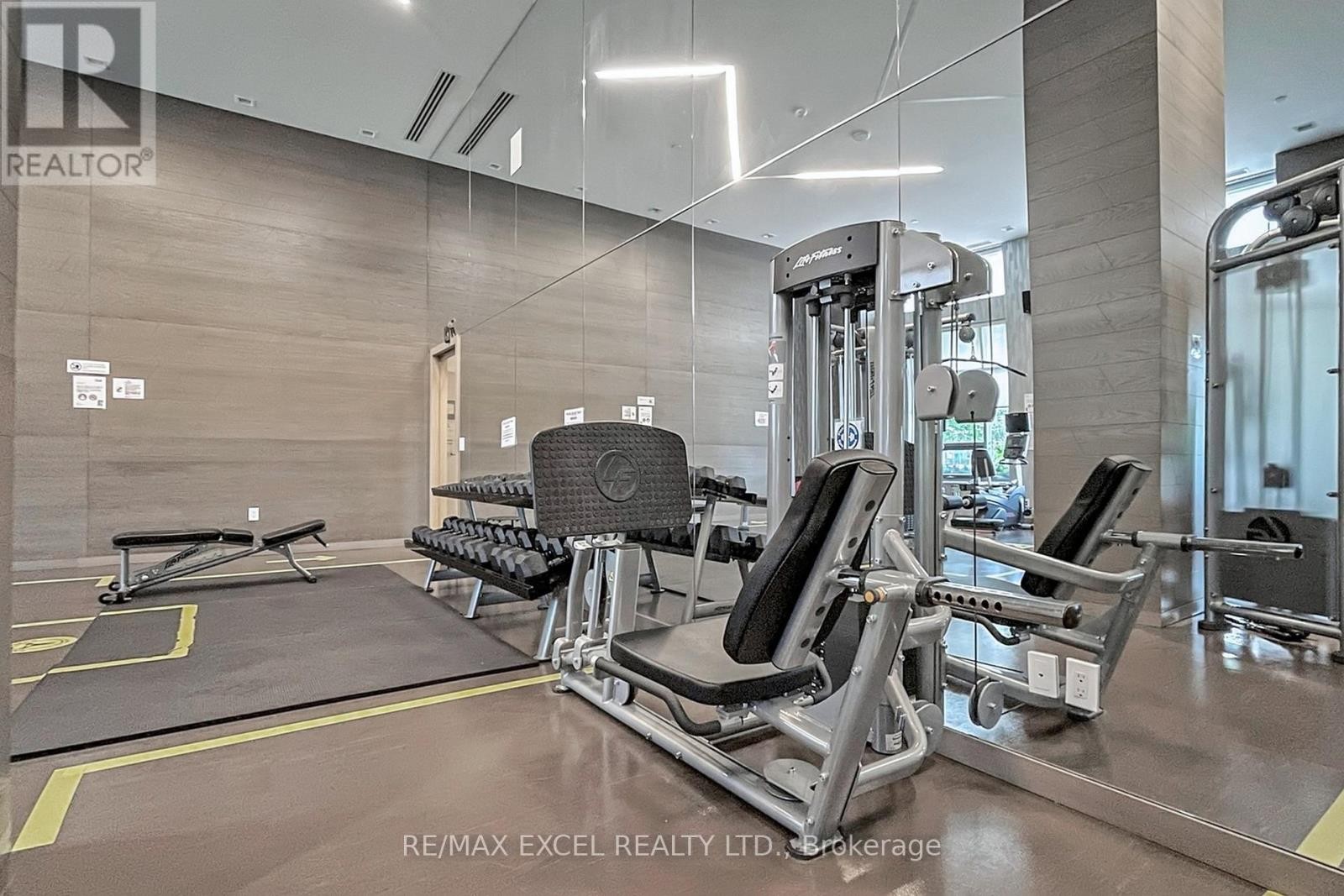 












207 - 18 UPTOWN DRIVE

,
Markham (Unionville),




Ontario
L3R5M5


