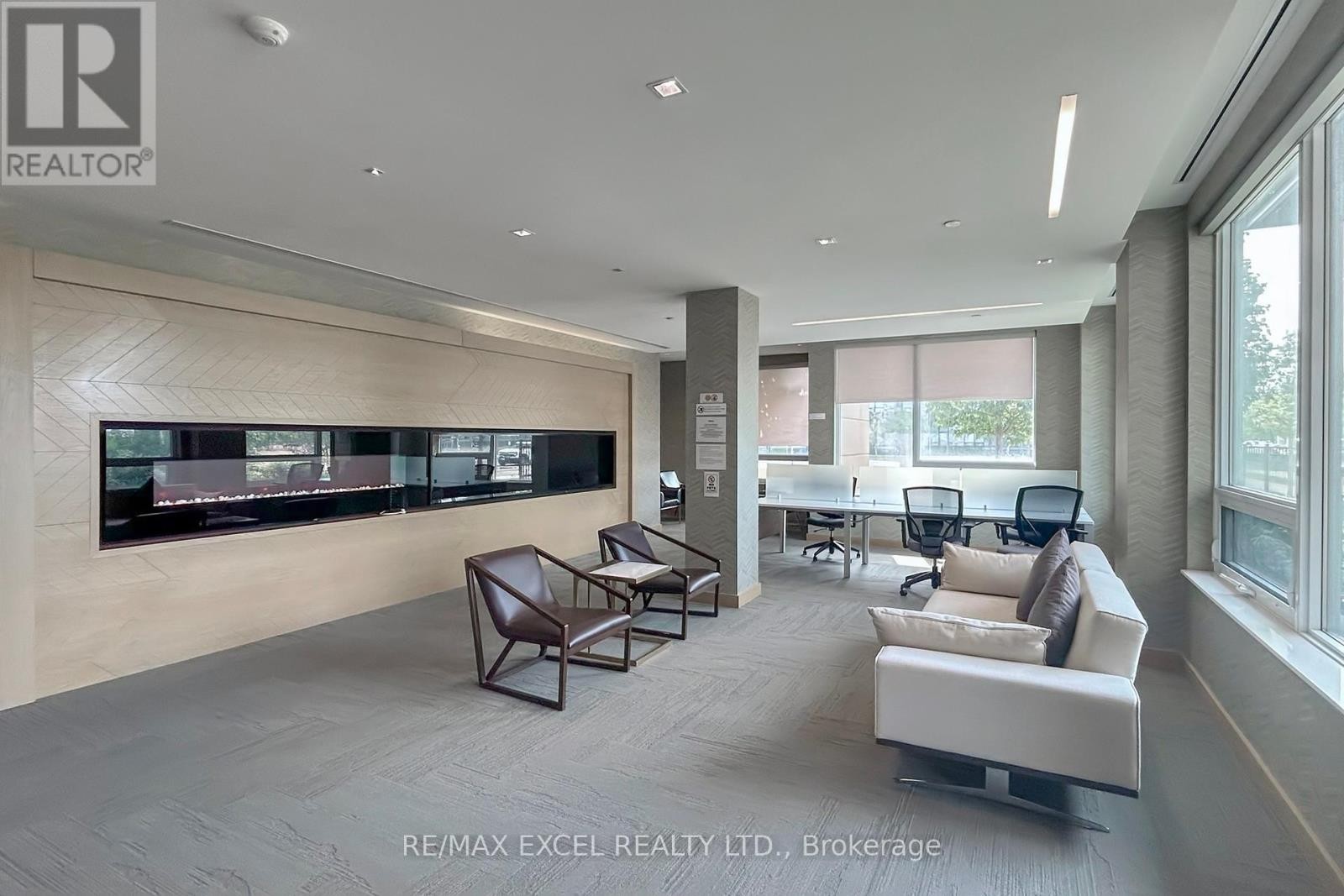 












207 - 18 UPTOWN DRIVE

,
Markham (Unionville),




Ontario
L3R5M5

