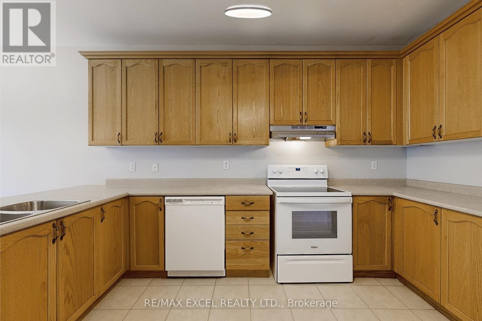 












38 AYHART STREET

,
Markham (Wismer),




Ontario
L6E1H4

