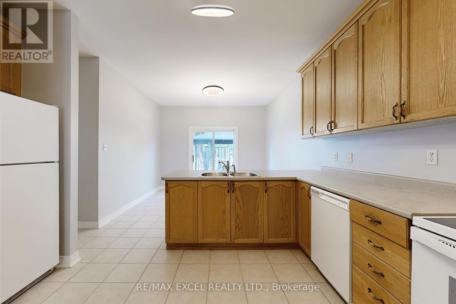 












38 AYHART STREET

,
Markham (Wismer),




Ontario
L6E1H4

