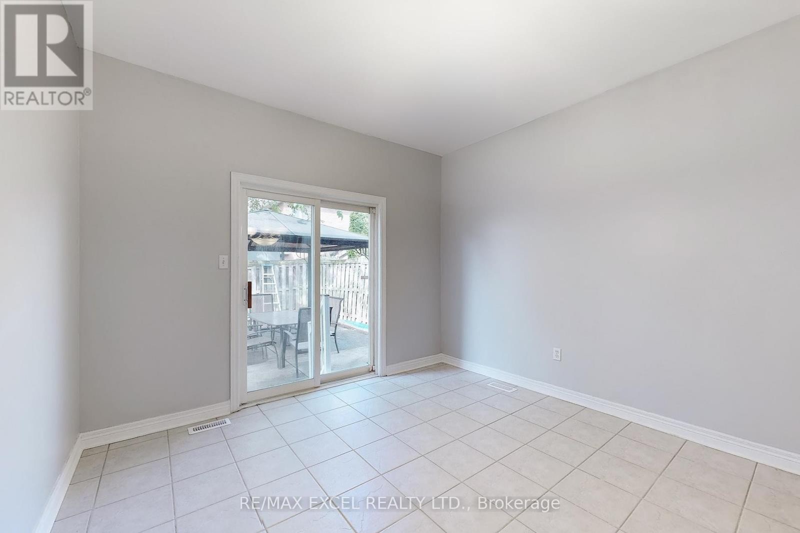 












38 AYHART STREET

,
Markham (Wismer),




Ontario
L6E1H4

