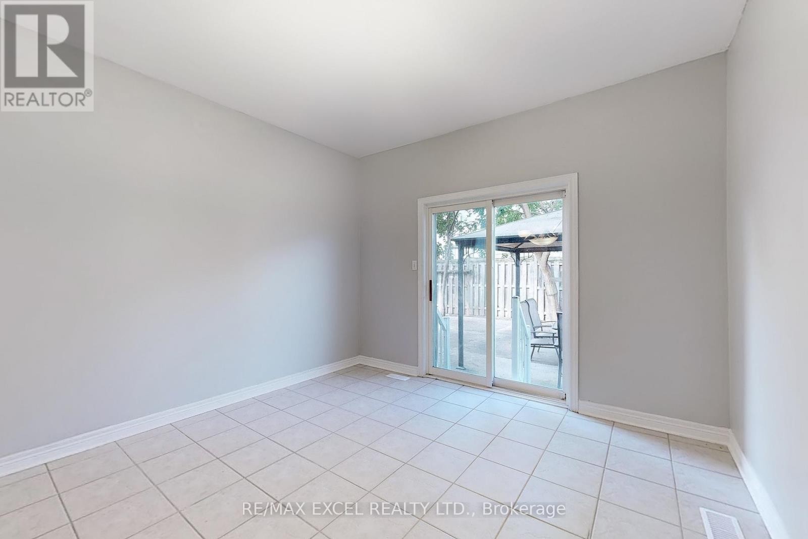 












38 AYHART STREET

,
Markham (Wismer),




Ontario
L6E1H4

