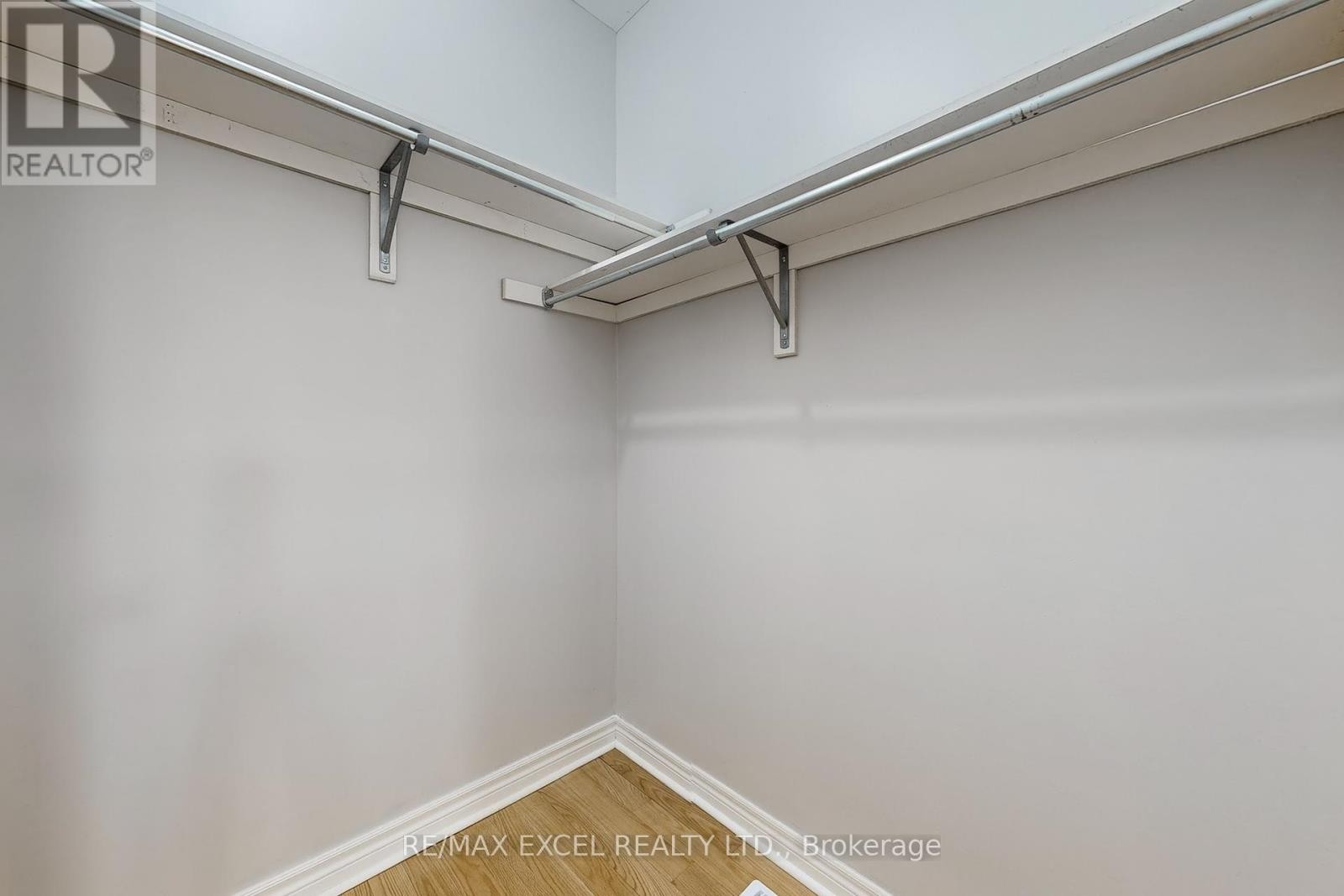 












38 AYHART STREET

,
Markham (Wismer),




Ontario
L6E1H4

