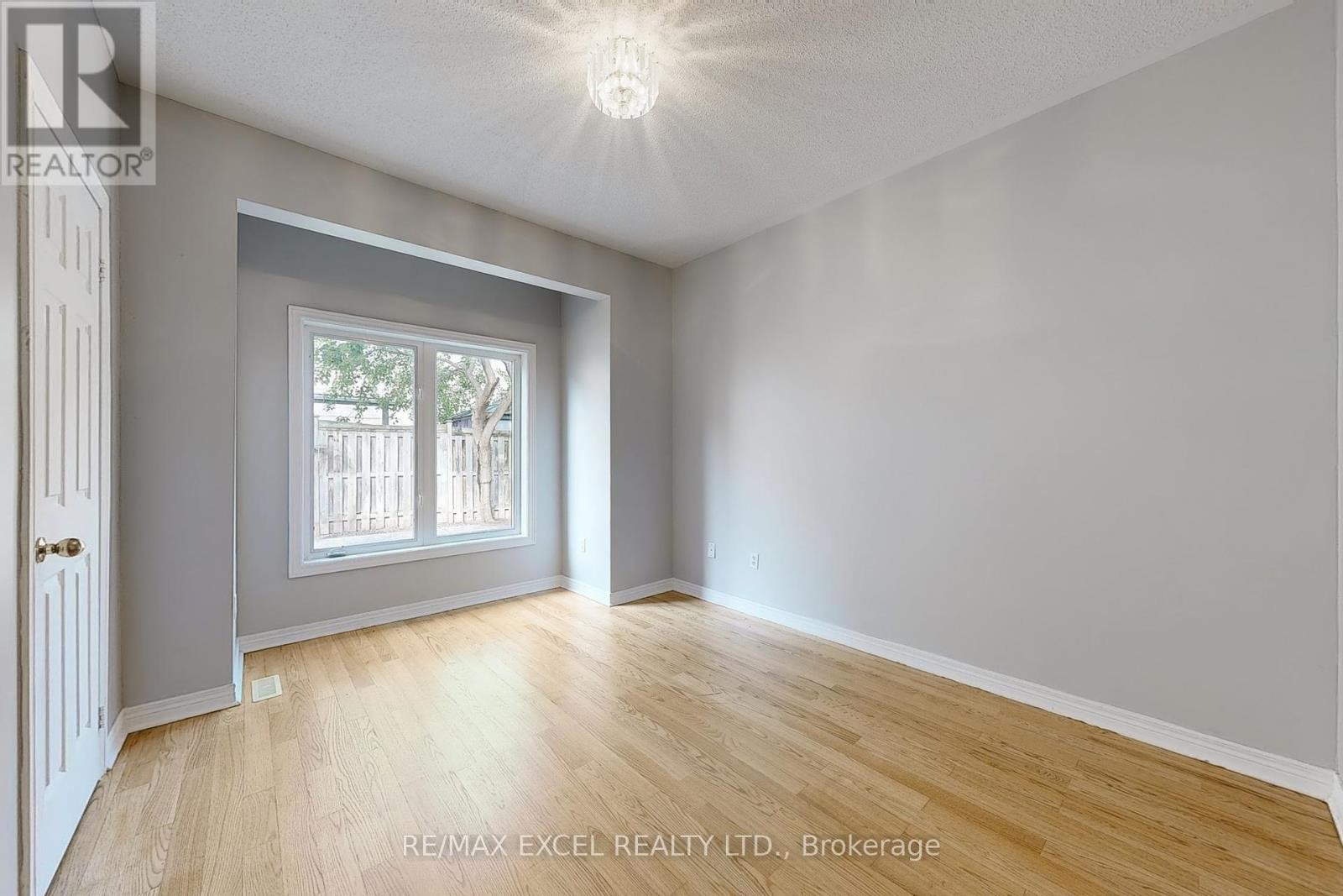 












38 AYHART STREET

,
Markham (Wismer),




Ontario
L6E1H4


