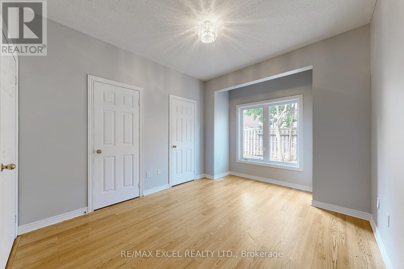 












38 AYHART STREET

,
Markham (Wismer),




Ontario
L6E1H4


