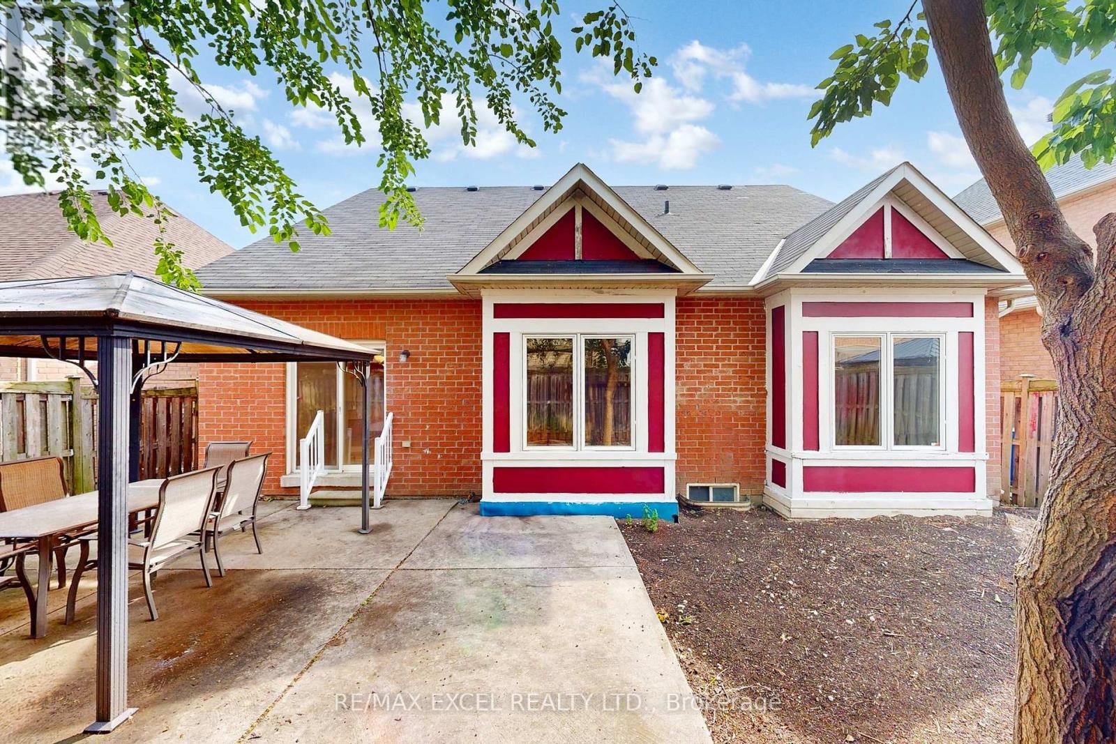 












38 AYHART STREET

,
Markham (Wismer),




Ontario
L6E1H4

