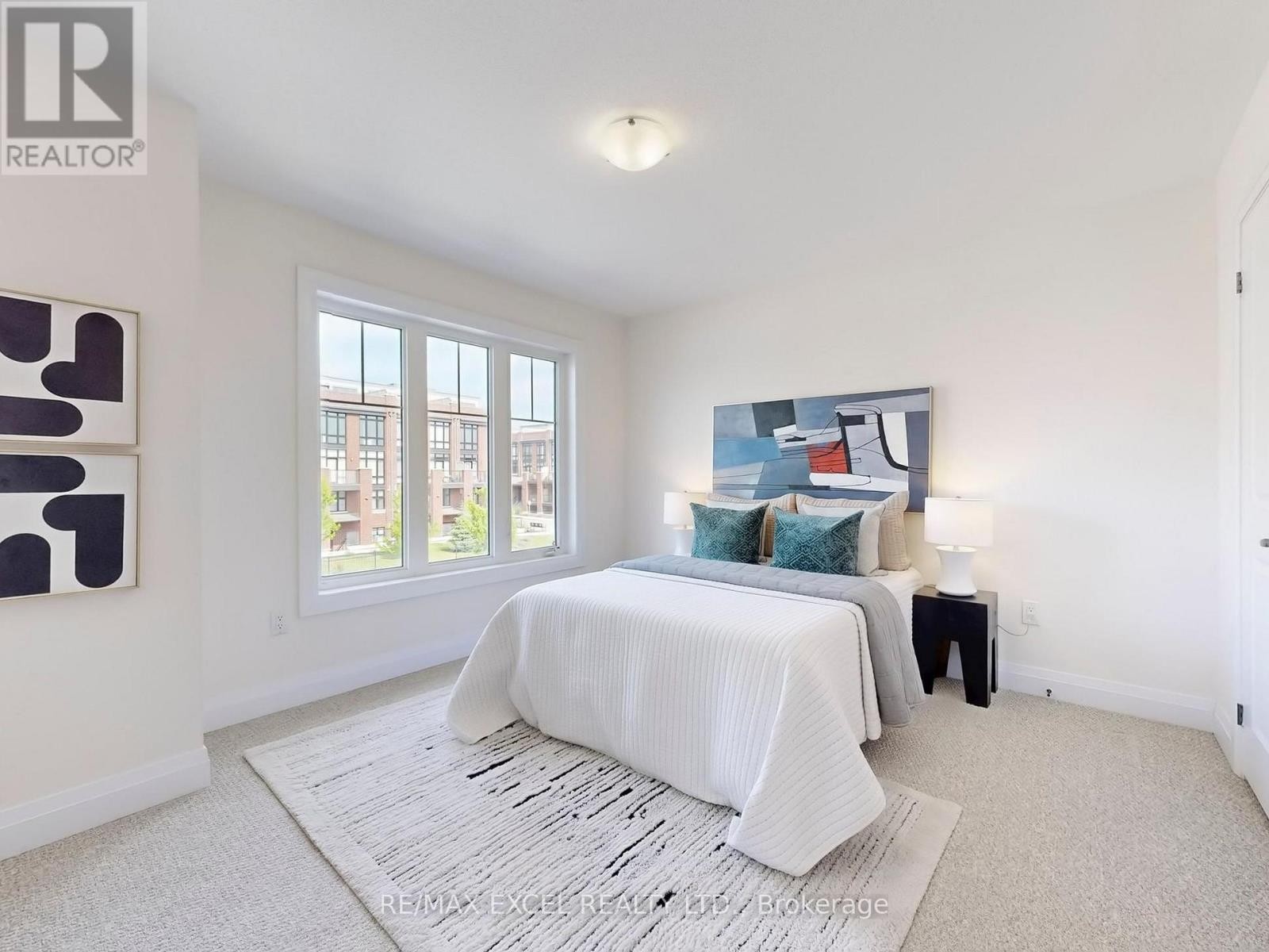 












192 BAKER HILL BOULEVARD

,
Whitchurch-Stouffville (Stouffville),




Ontario
L4A0W5

