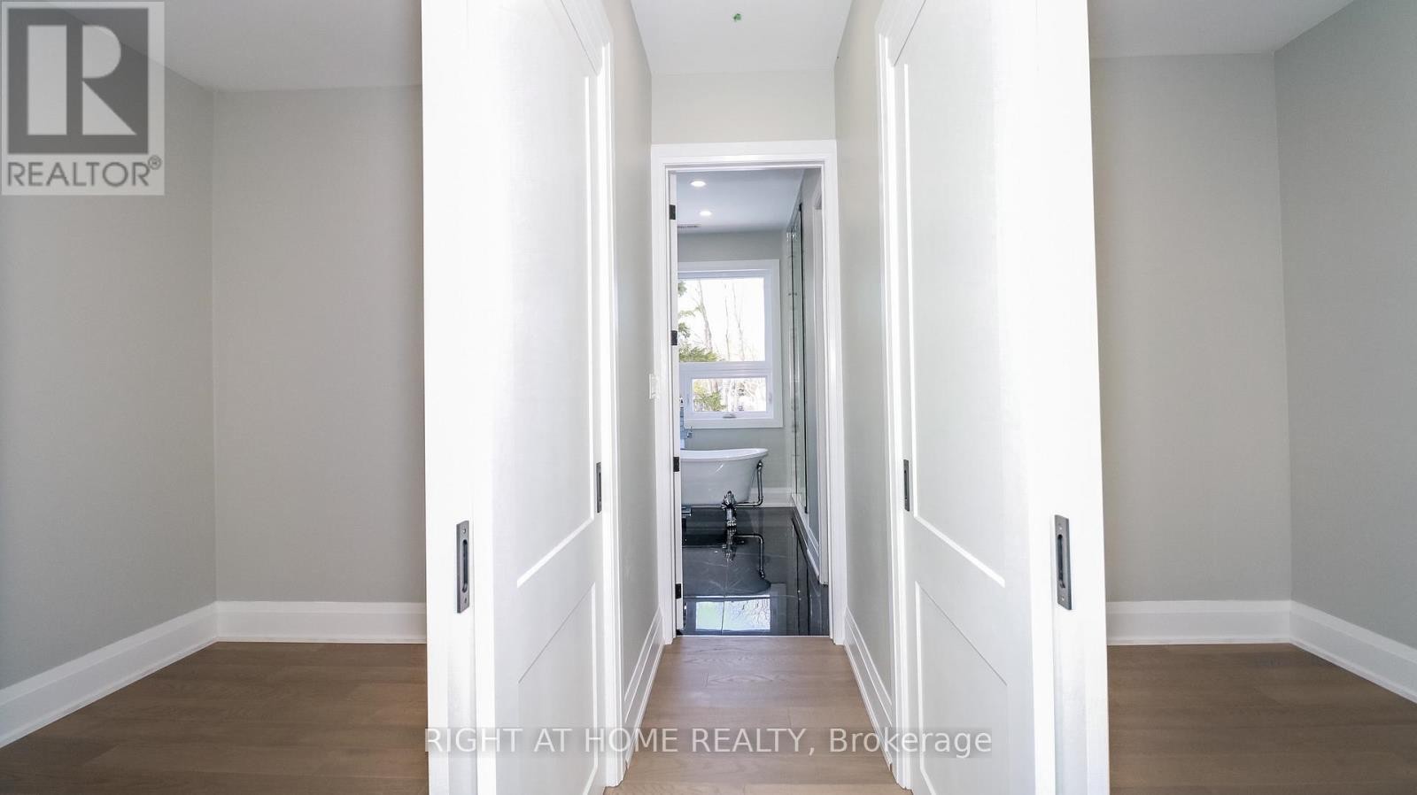 












1012 FERRIER AVENUE

,
Innisfil (Lefroy),




Ontario
L0L1W0

