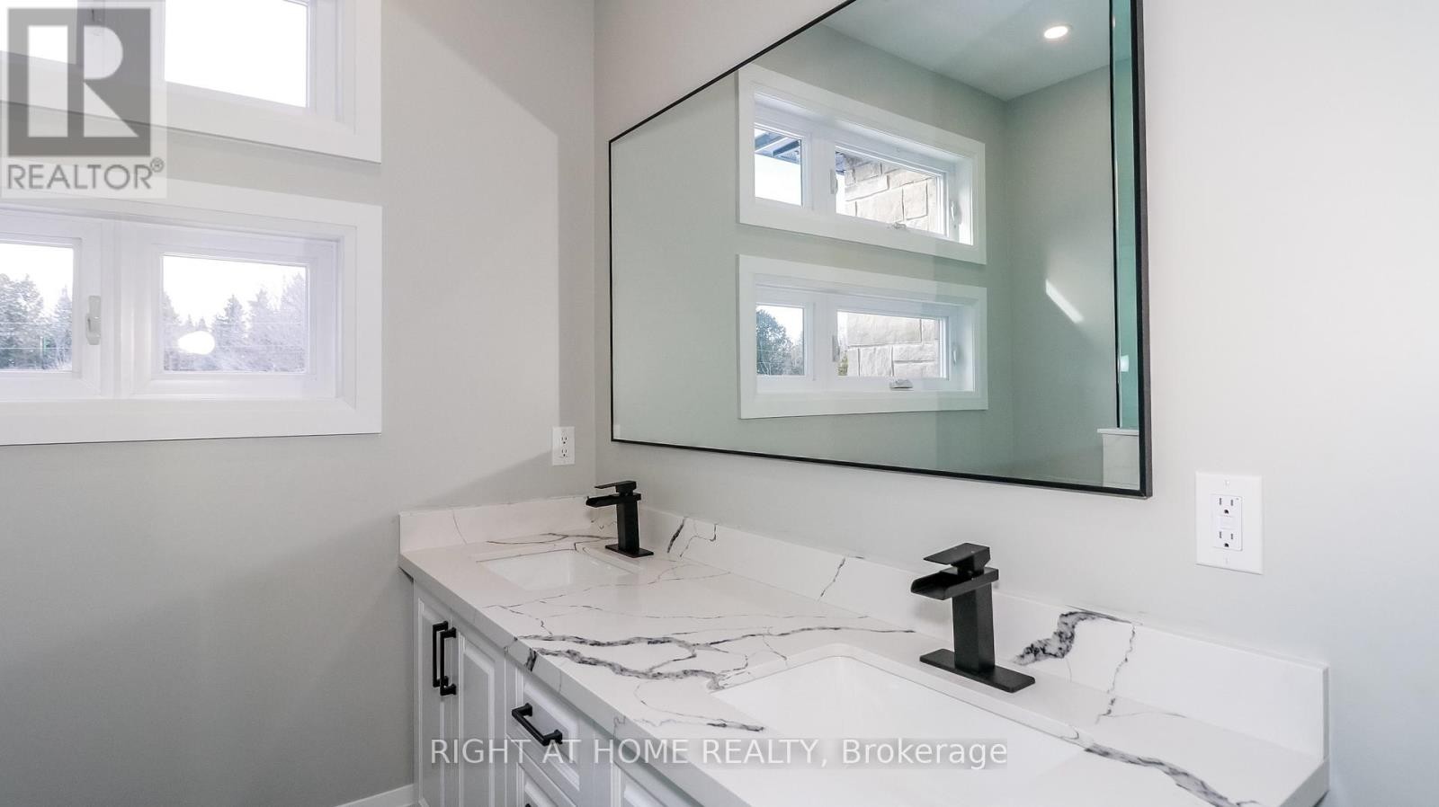 












1012 FERRIER AVENUE

,
Innisfil (Lefroy),




Ontario
L0L1W0

