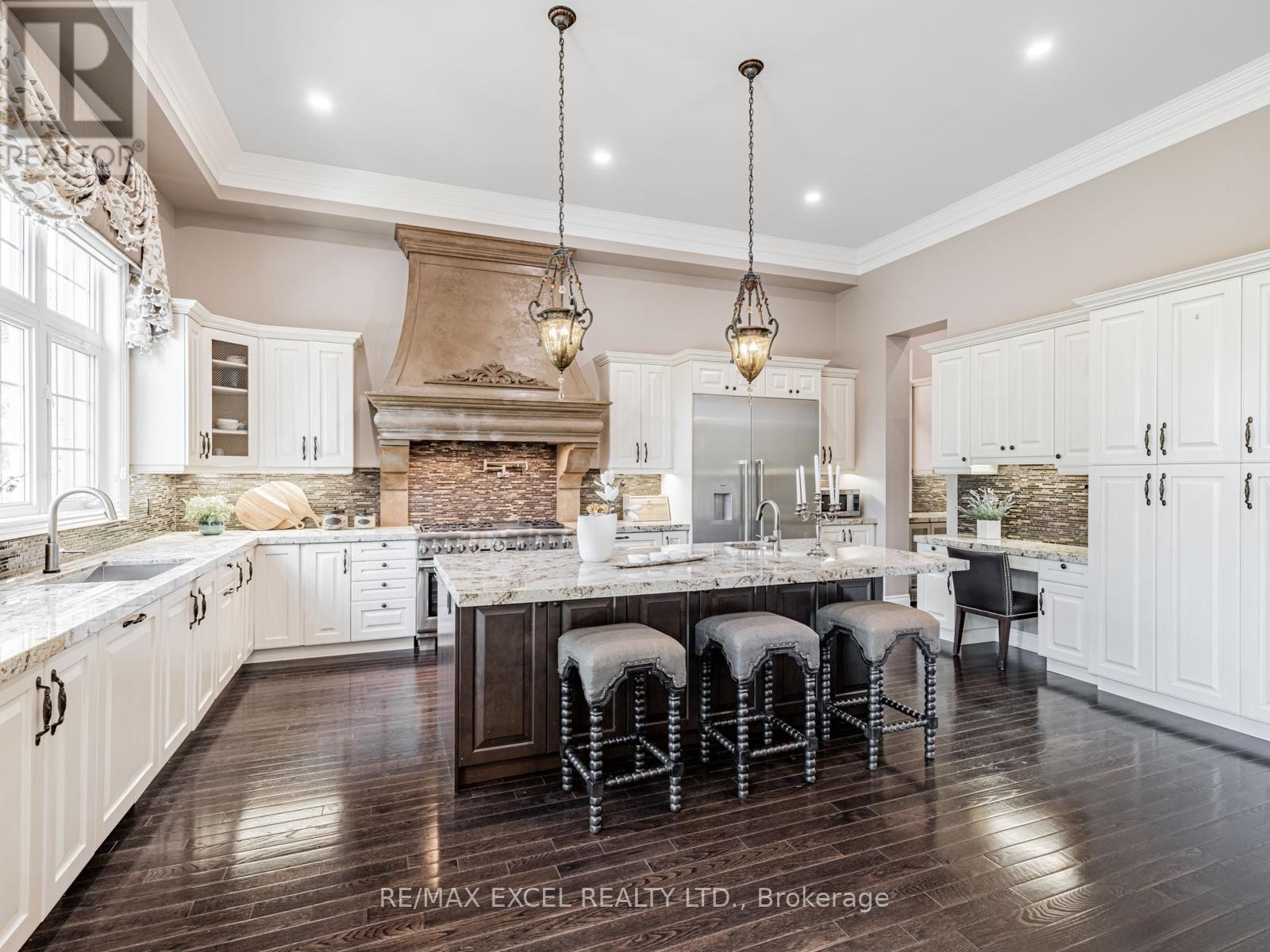 












146 UPPER POST ROAD W

,
Vaughan (Patterson),




Ontario
L6A4J9

