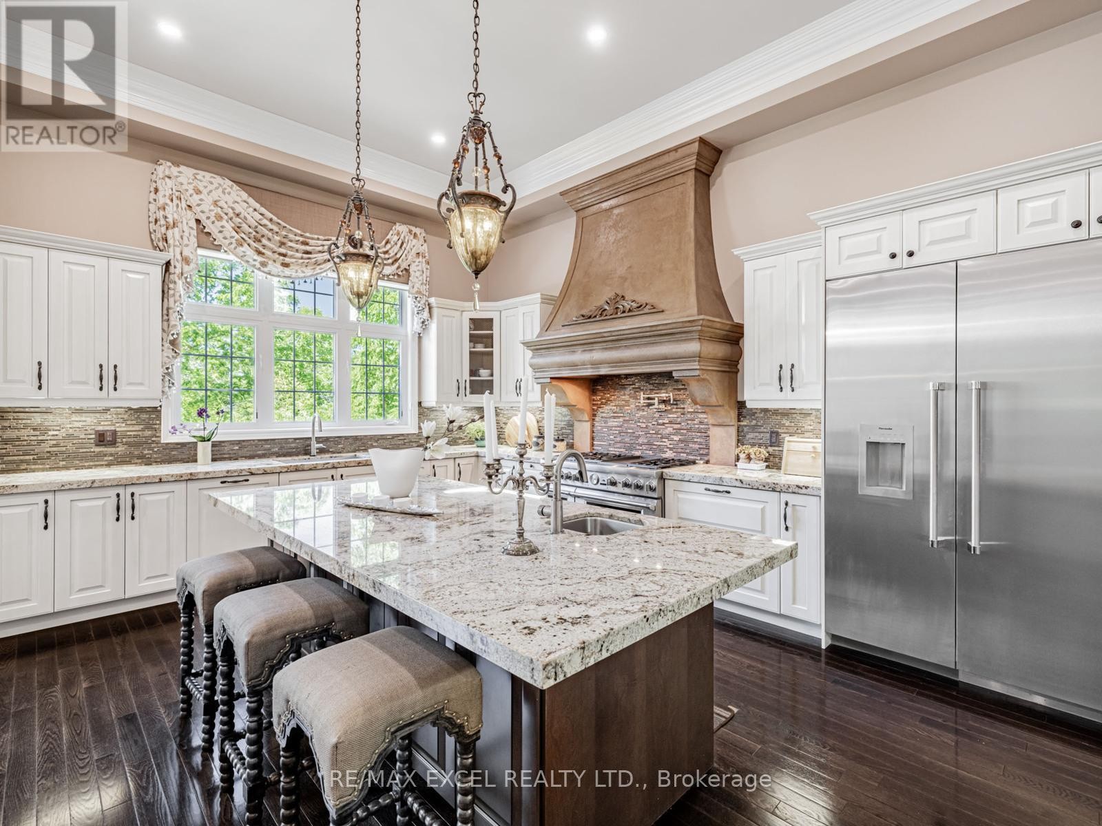 












146 UPPER POST ROAD W

,
Vaughan (Patterson),




Ontario
L6A4J9

