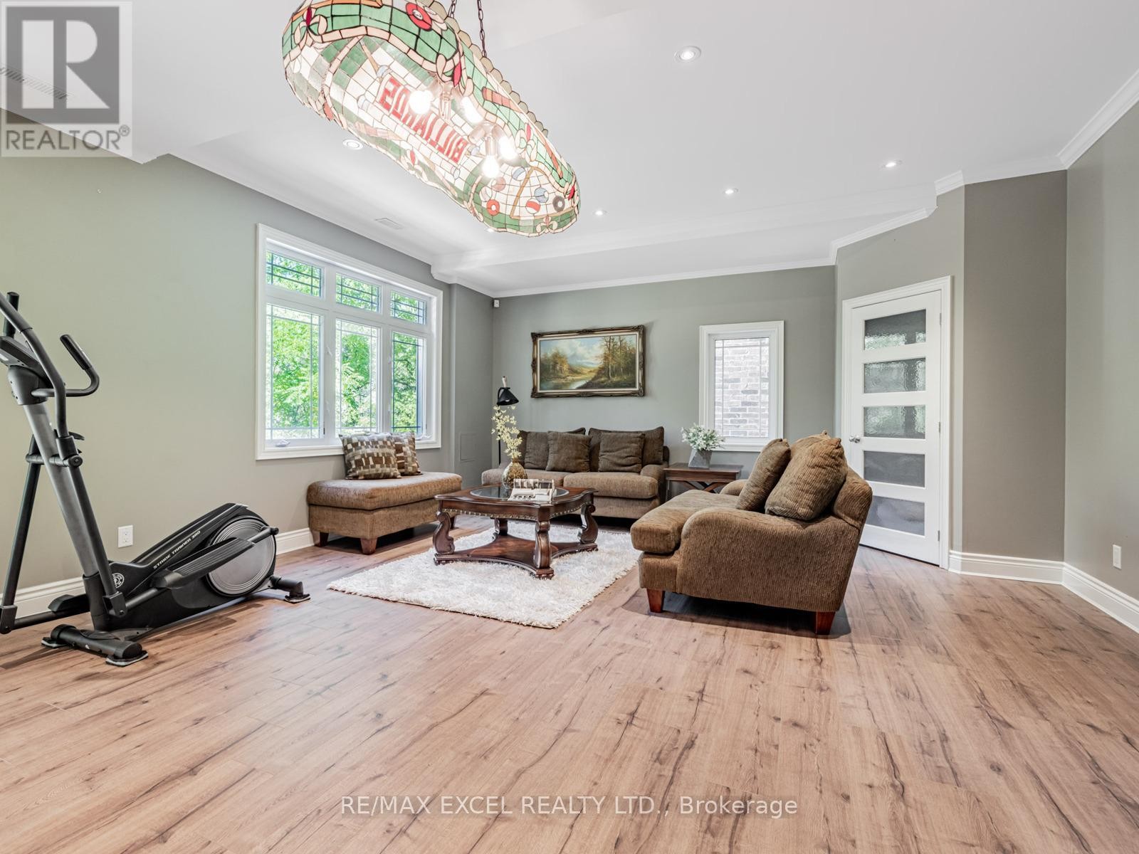 












146 UPPER POST ROAD W

,
Vaughan (Patterson),




Ontario
L6A4J9

