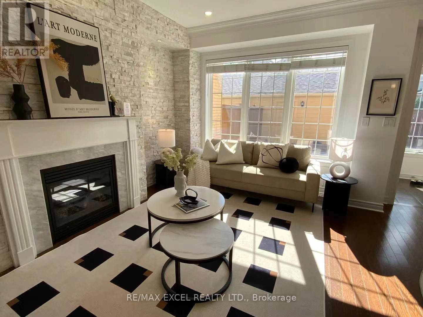 












10230 VICTORIA SQUARE BOULEVARD

,
Markham (Cathedraltown),




Ontario
L6C0J2

