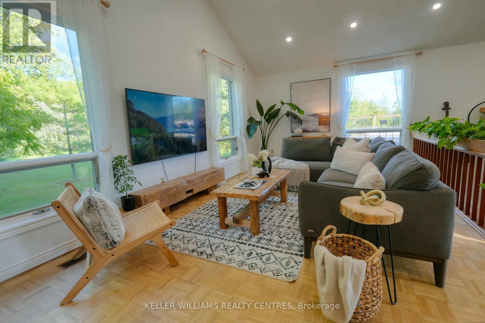 












25154 VALLEY VIEW DRIVE

,
Georgina (Sutton & Jackson's Point),




Ontario
L0E1R0

