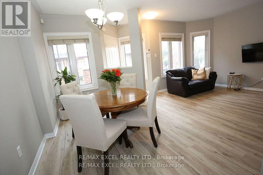 












37 - 735 NEW WESTMINSTER DRIVE

,
Vaughan (Brownridge),




Ontario
L4J7Y9

