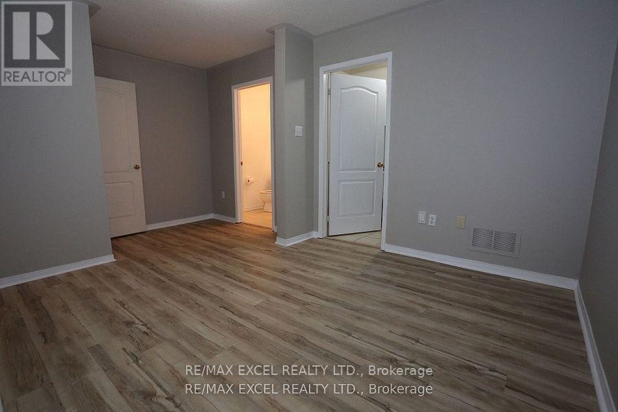












37 - 735 NEW WESTMINSTER DRIVE

,
Vaughan (Brownridge),




Ontario
L4J7Y9

