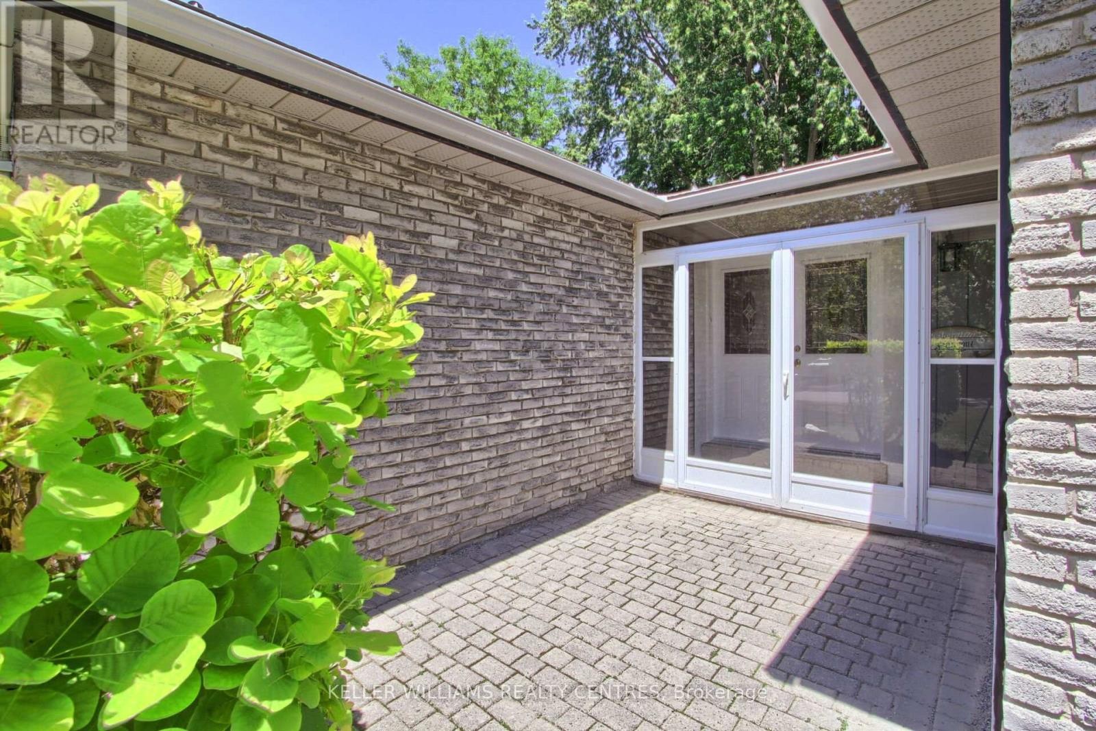 












871 ELGIN STREET

,
Newmarket (Huron Heights-Leslie Valley),




Ontario
L3Y3B9

