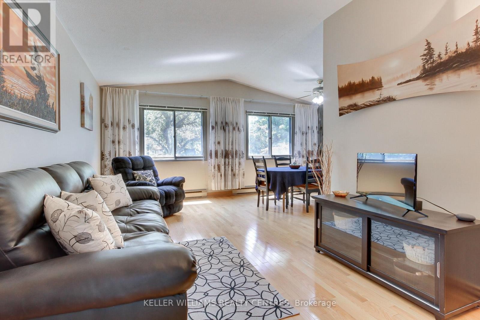 












871 ELGIN STREET

,
Newmarket (Huron Heights-Leslie Valley),




Ontario
L3Y3B9

