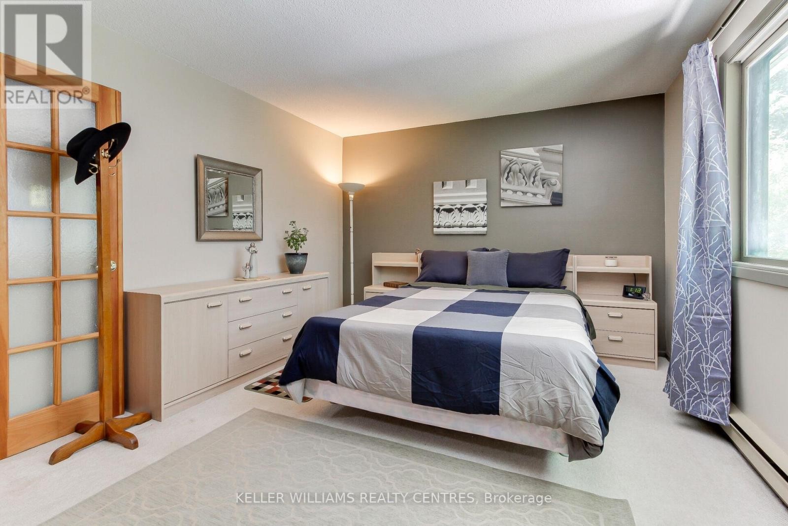 












871 ELGIN STREET

,
Newmarket (Huron Heights-Leslie Valley),




Ontario
L3Y3B9

