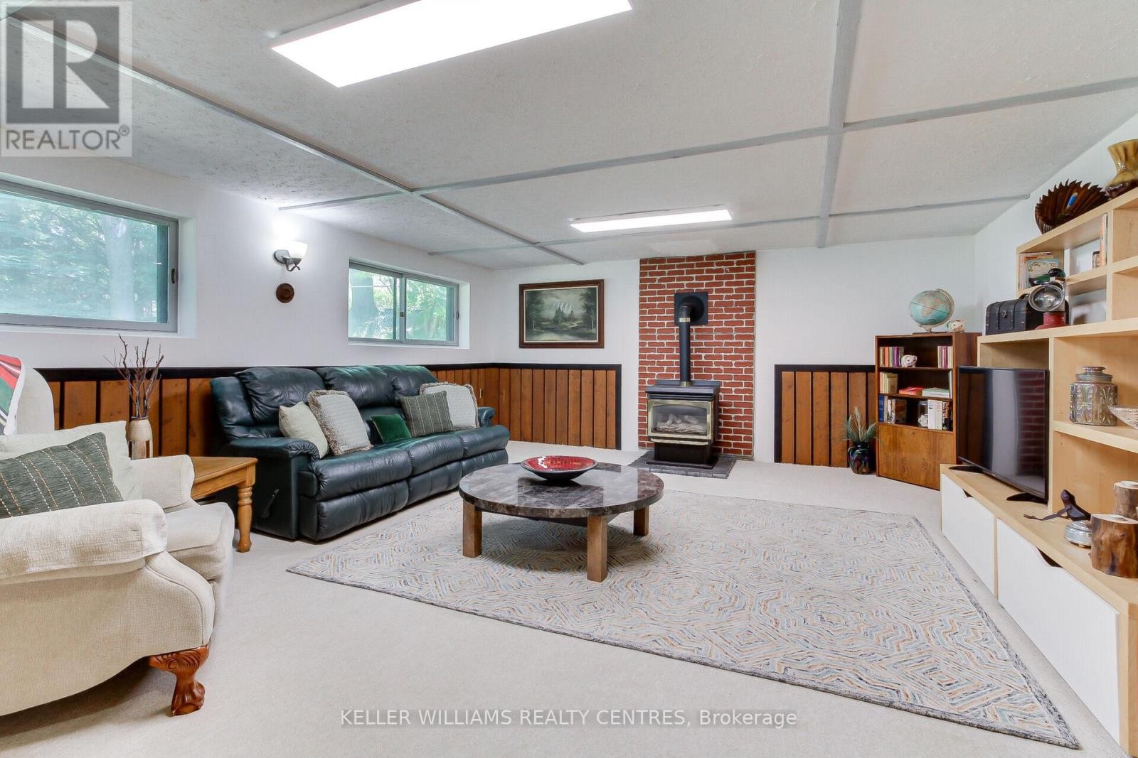 












871 ELGIN STREET

,
Newmarket (Huron Heights-Leslie Valley),




Ontario
L3Y3B9

