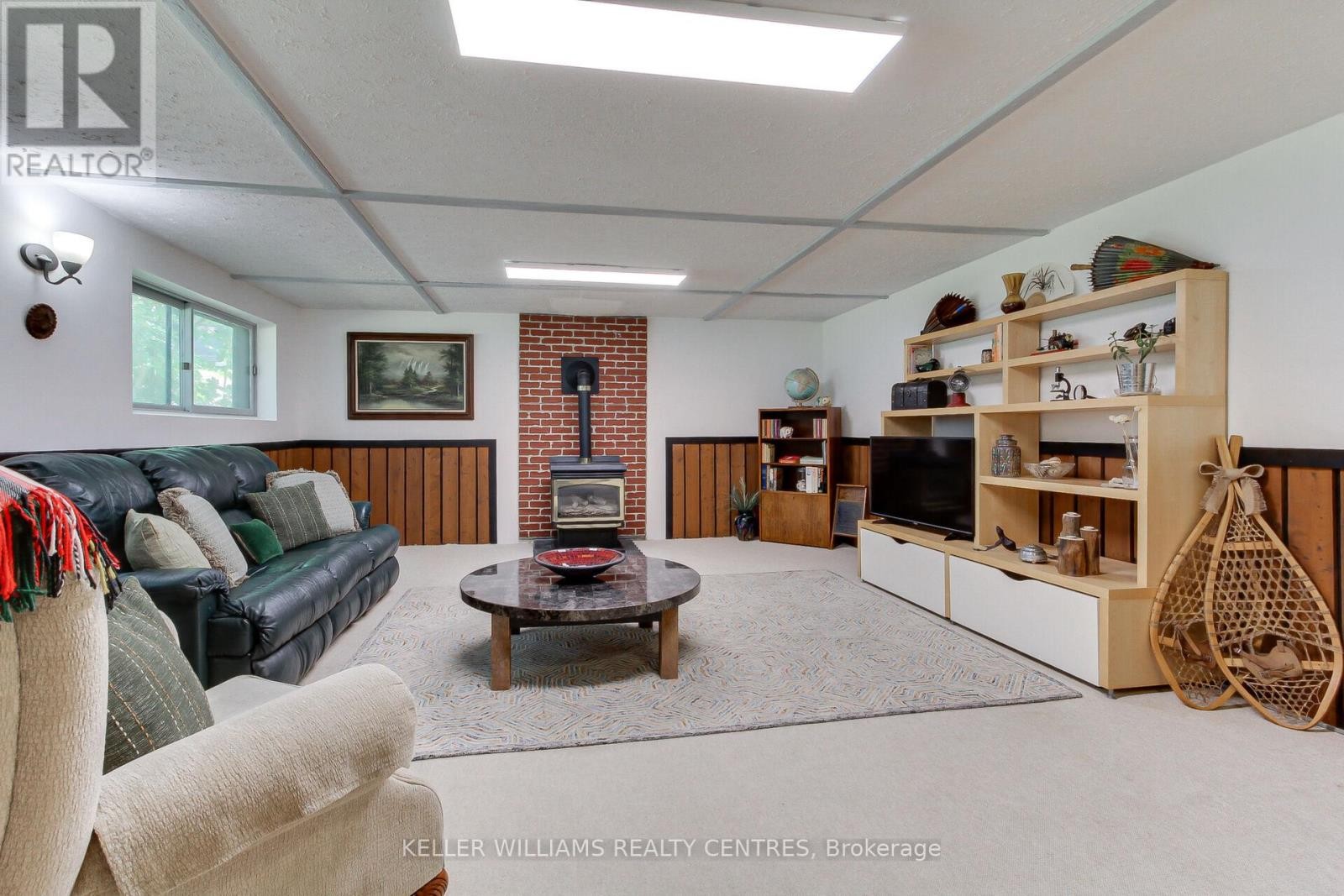 












871 ELGIN STREET

,
Newmarket (Huron Heights-Leslie Valley),




Ontario
L3Y3B9

