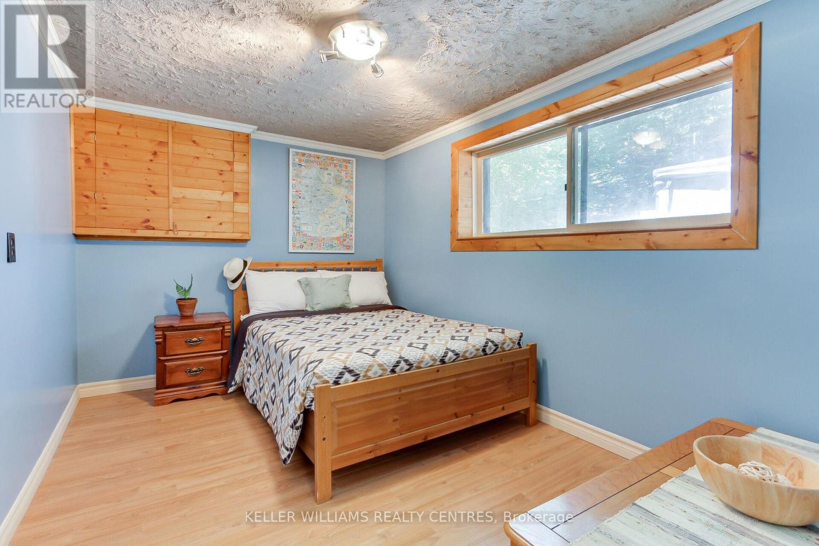 












871 ELGIN STREET

,
Newmarket (Huron Heights-Leslie Valley),




Ontario
L3Y3B9

