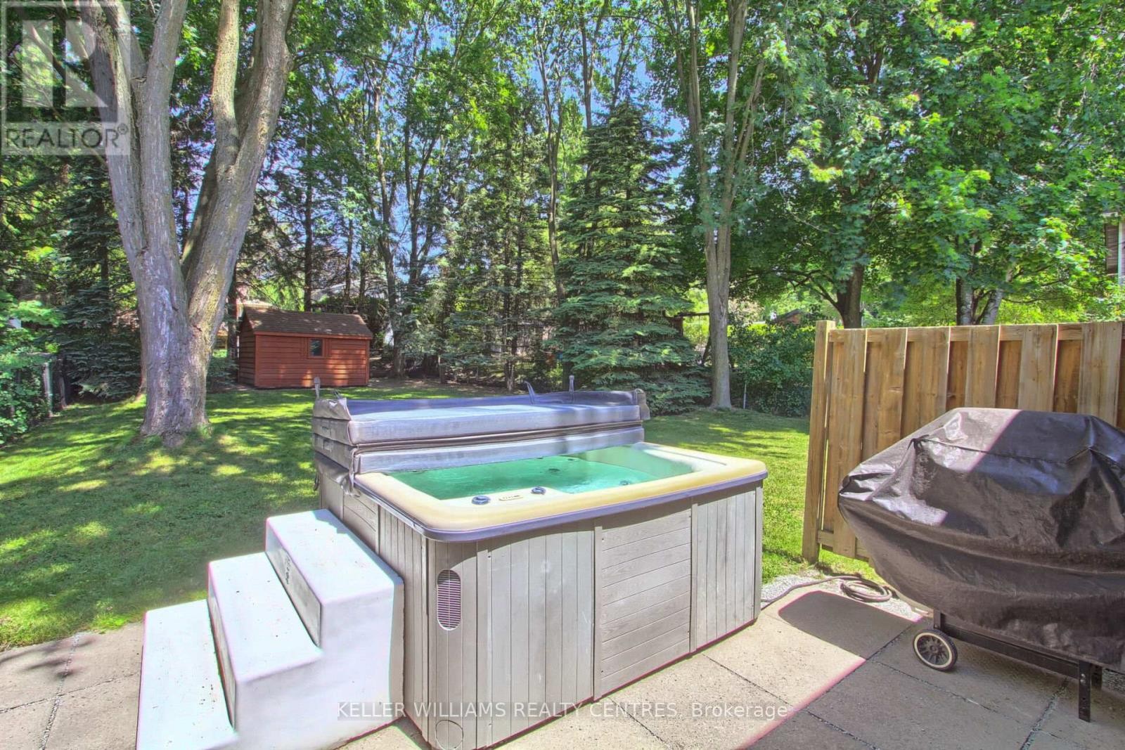 












871 ELGIN STREET

,
Newmarket (Huron Heights-Leslie Valley),




Ontario
L3Y3B9

