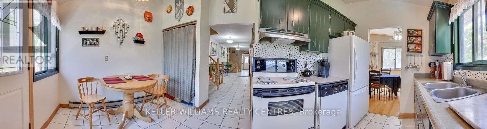 












871 ELGIN STREET

,
Newmarket (Huron Heights-Leslie Valley),




Ontario
L3Y3B9

