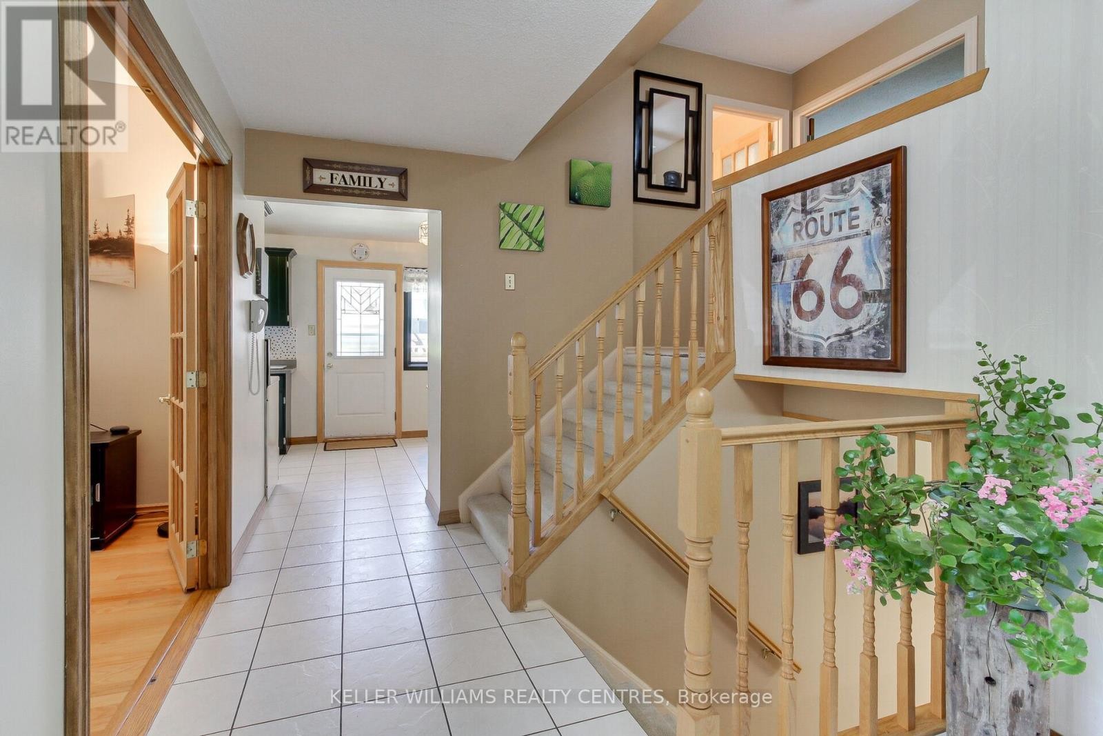 












871 ELGIN STREET

,
Newmarket (Huron Heights-Leslie Valley),




Ontario
L3Y3B9

