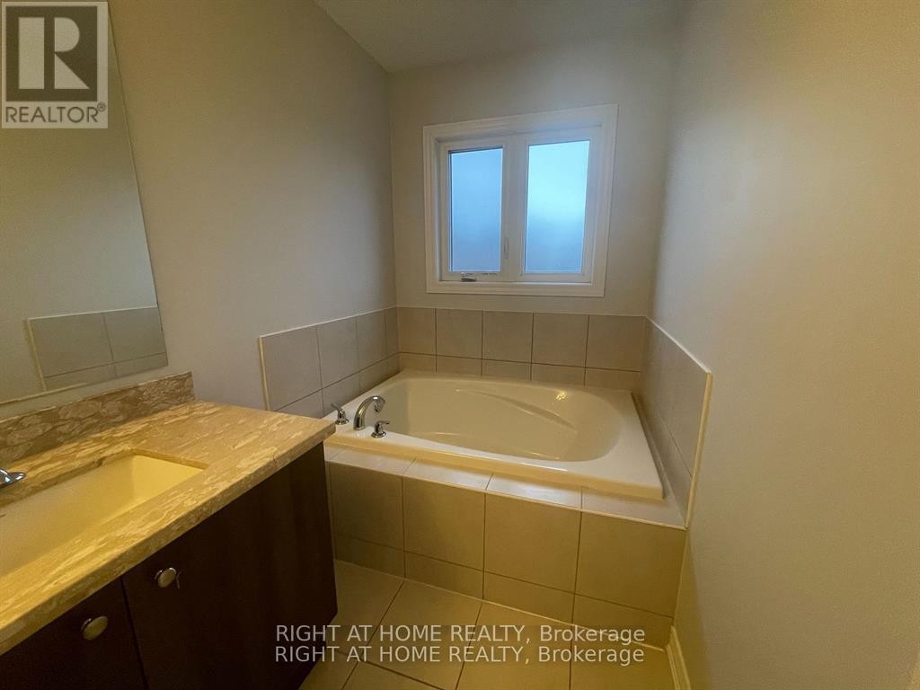 












2051 DALE ROAD

,
Innisfil (Alcona),




Ontario
L9S0J8

