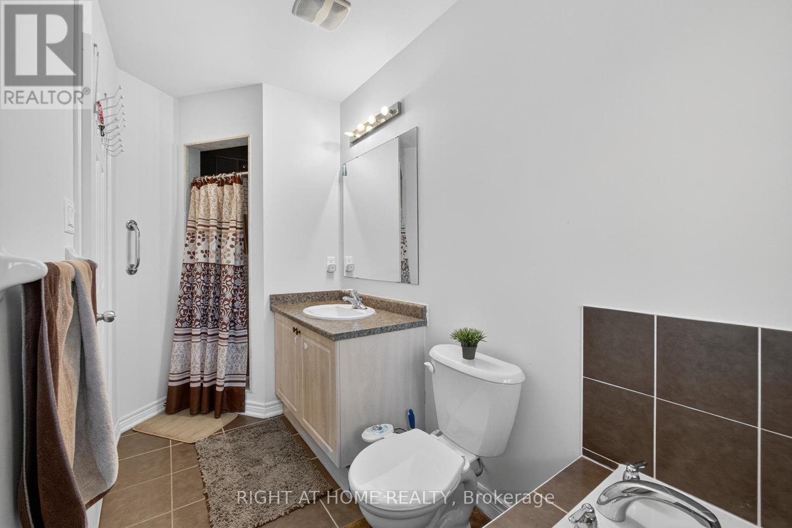 












147 BETONY DRIVE

,
Richmond Hill (Oak Ridges),




Ontario
L4E0P3

